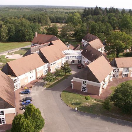 Отель Domaine De Mont-Evray Nouan-le-Fuzelier Экстерьер фото